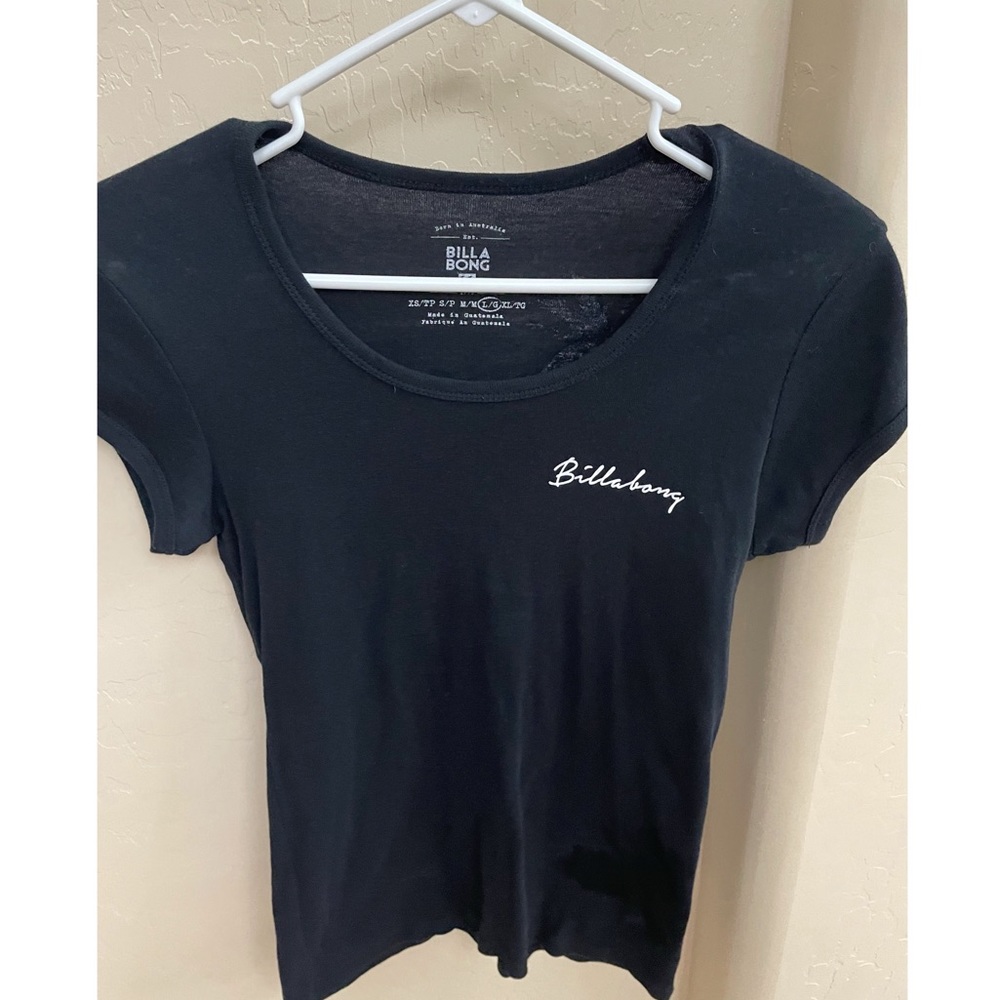 full length black billabong tshirt